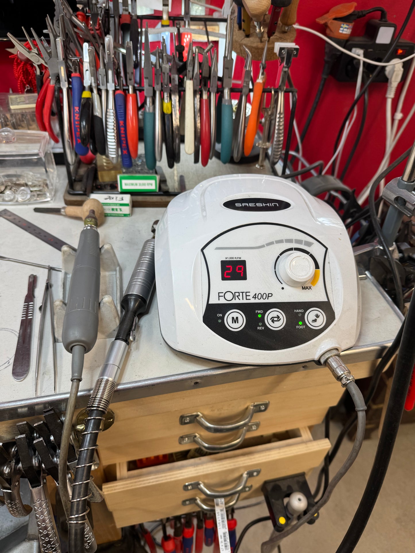 Säljer smyckesverktyg och utrustning pga. flytt