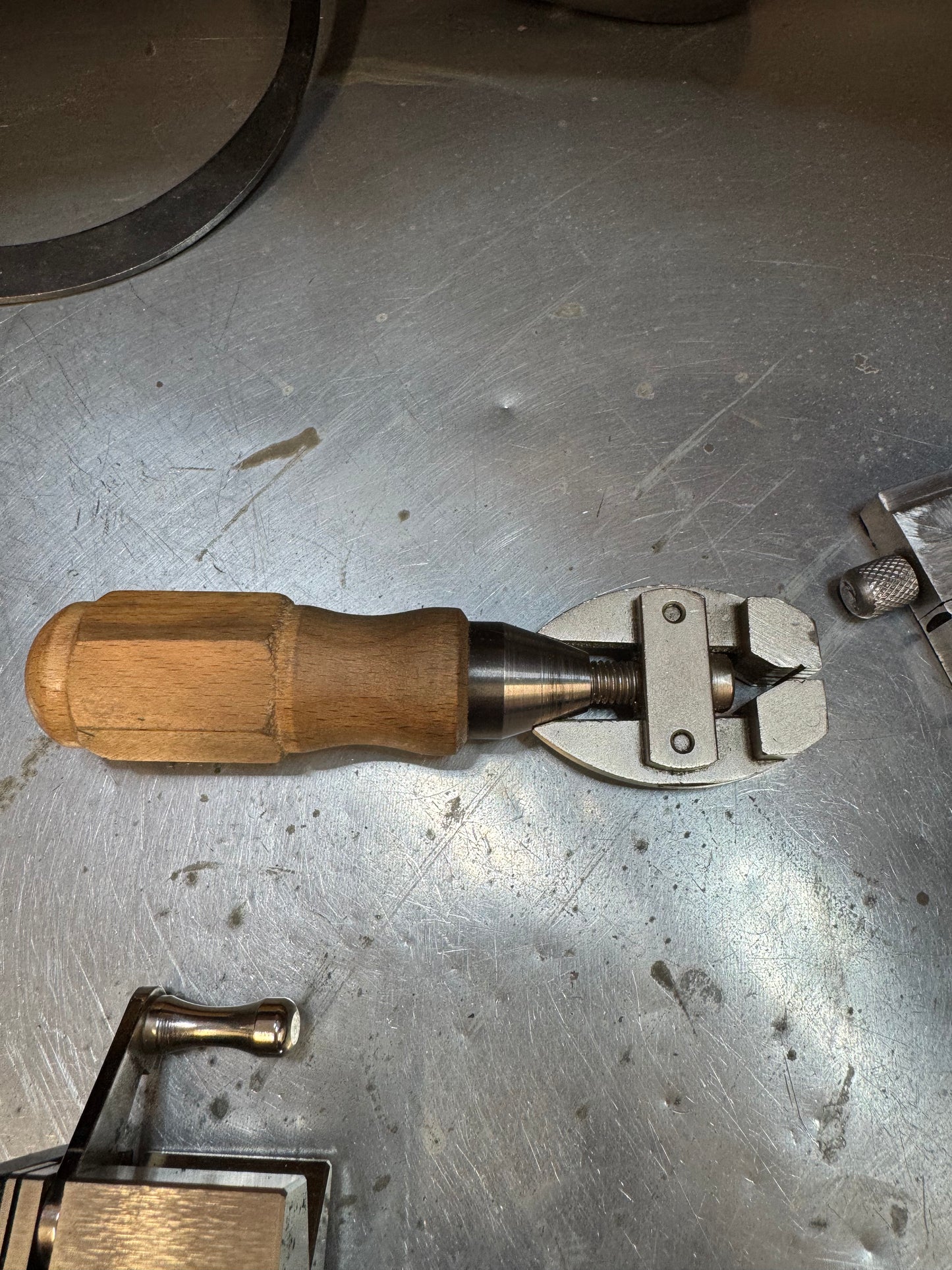 Säljer smyckesverktyg och utrustning pga. flytt