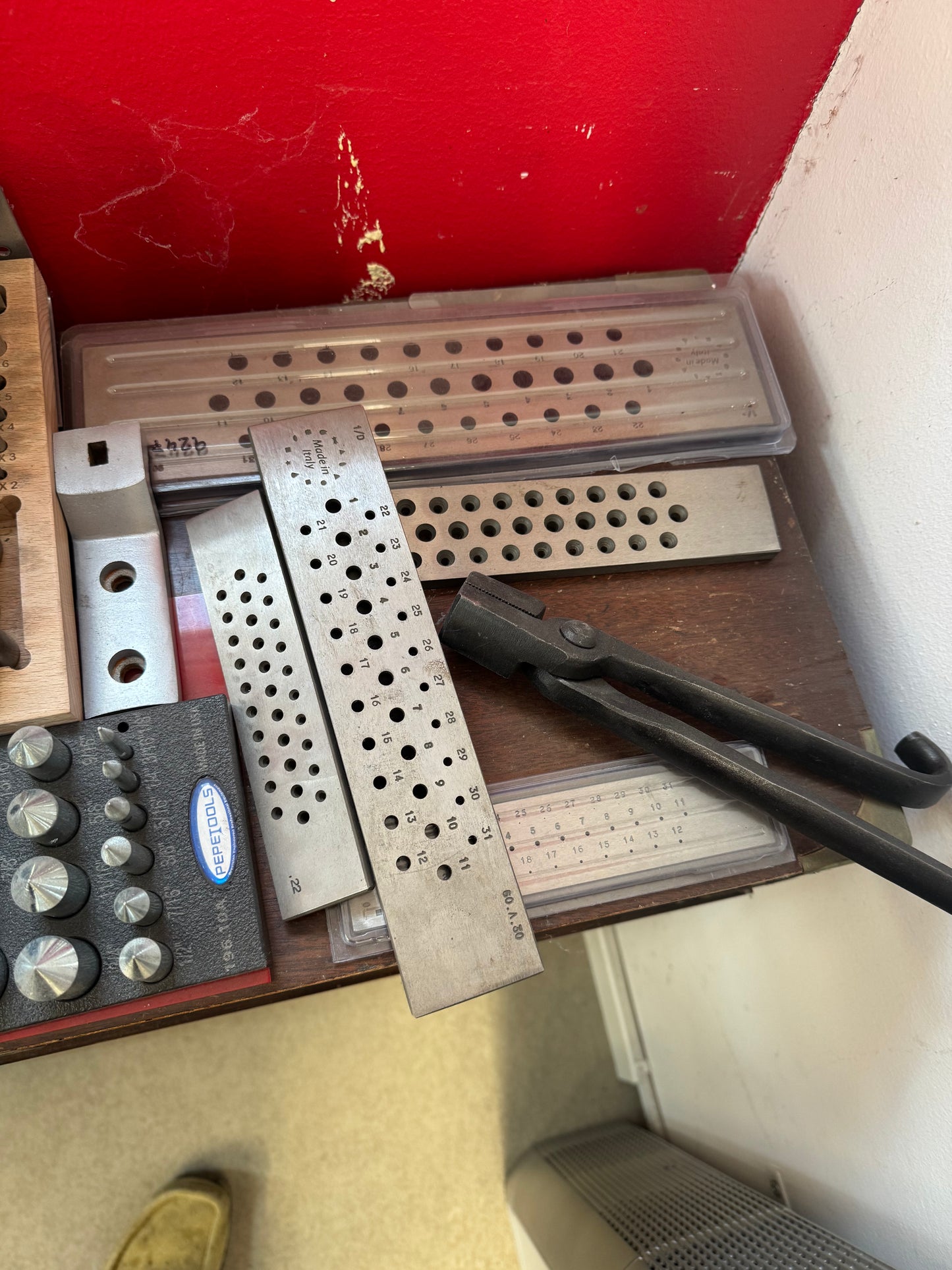 Säljer smyckesverktyg och utrustning pga. flytt