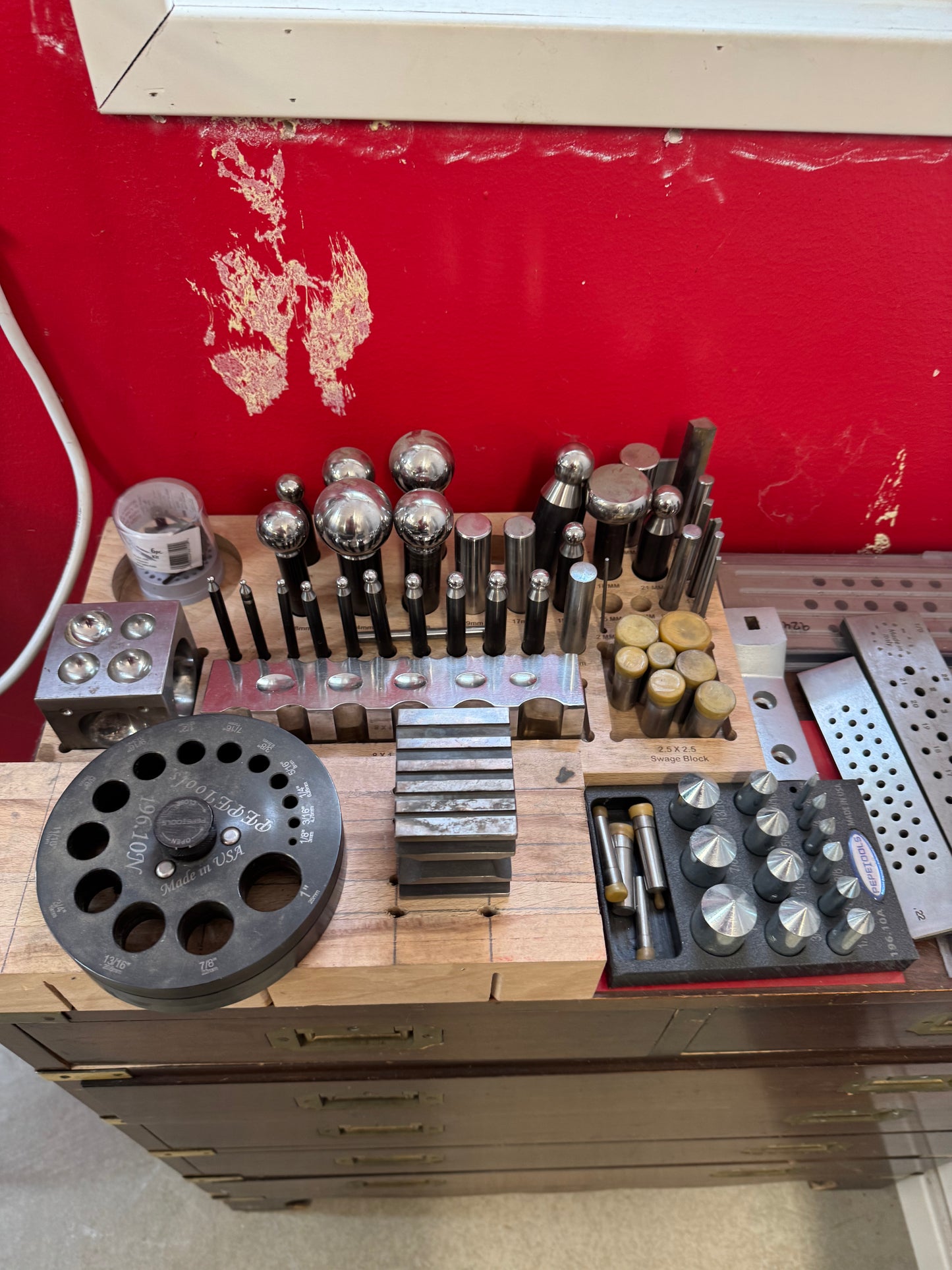 Säljer smyckesverktyg och utrustning pga. flytt