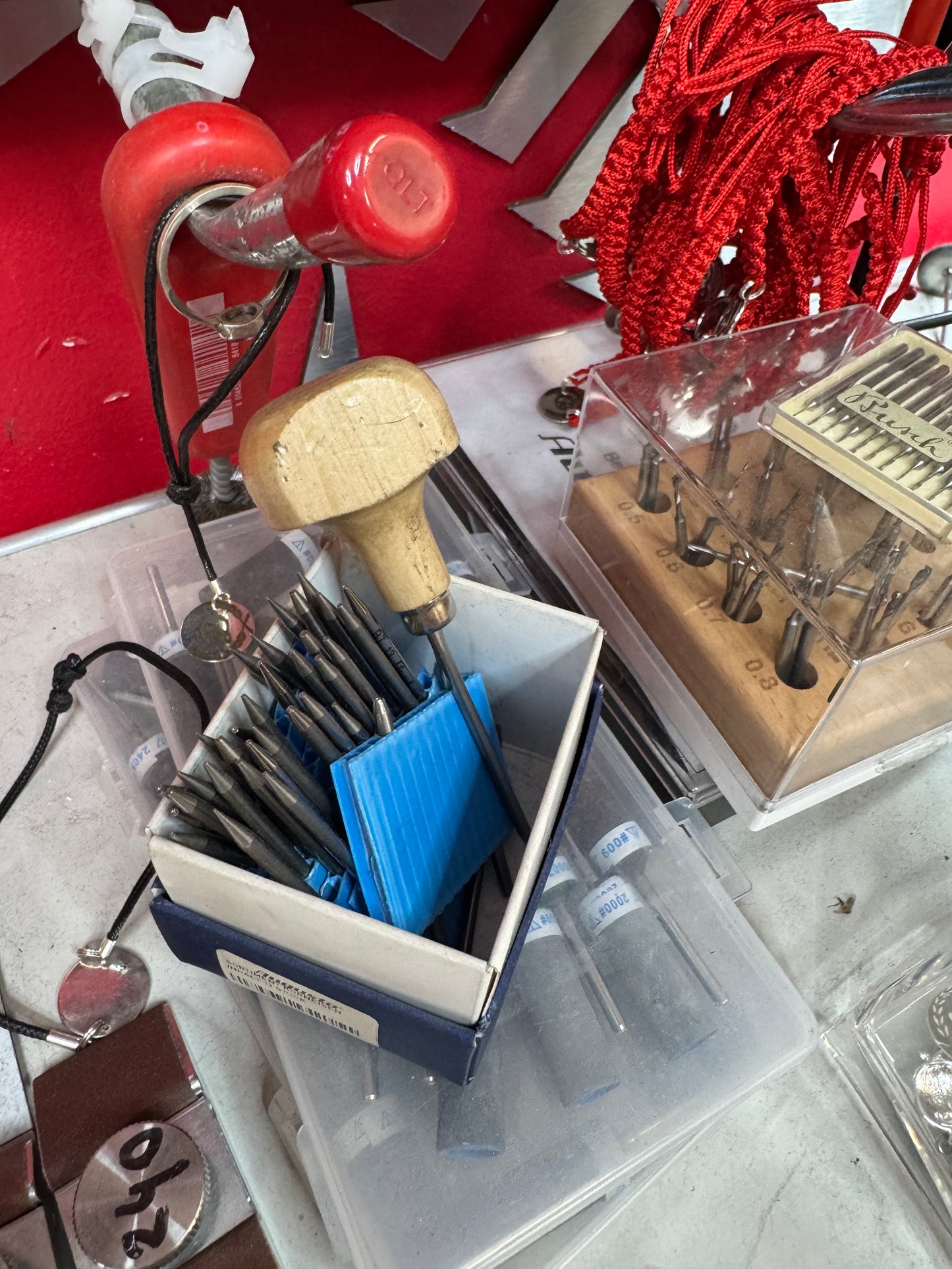 Säljer smyckesverktyg och utrustning pga. flytt