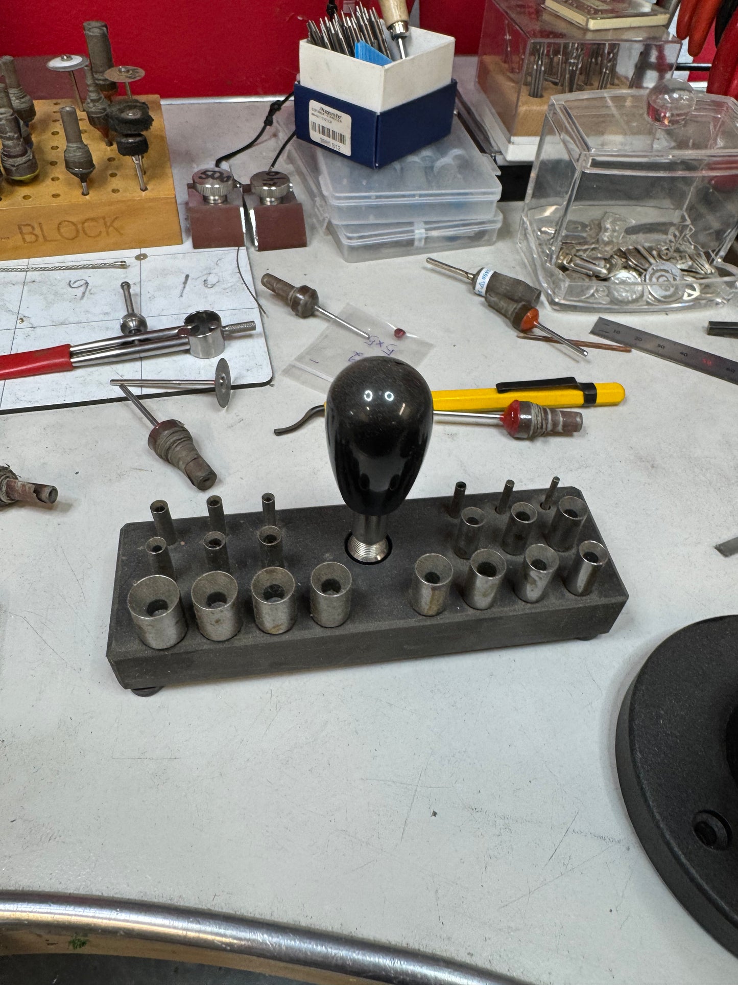 Säljer smyckesverktyg och utrustning pga. flytt