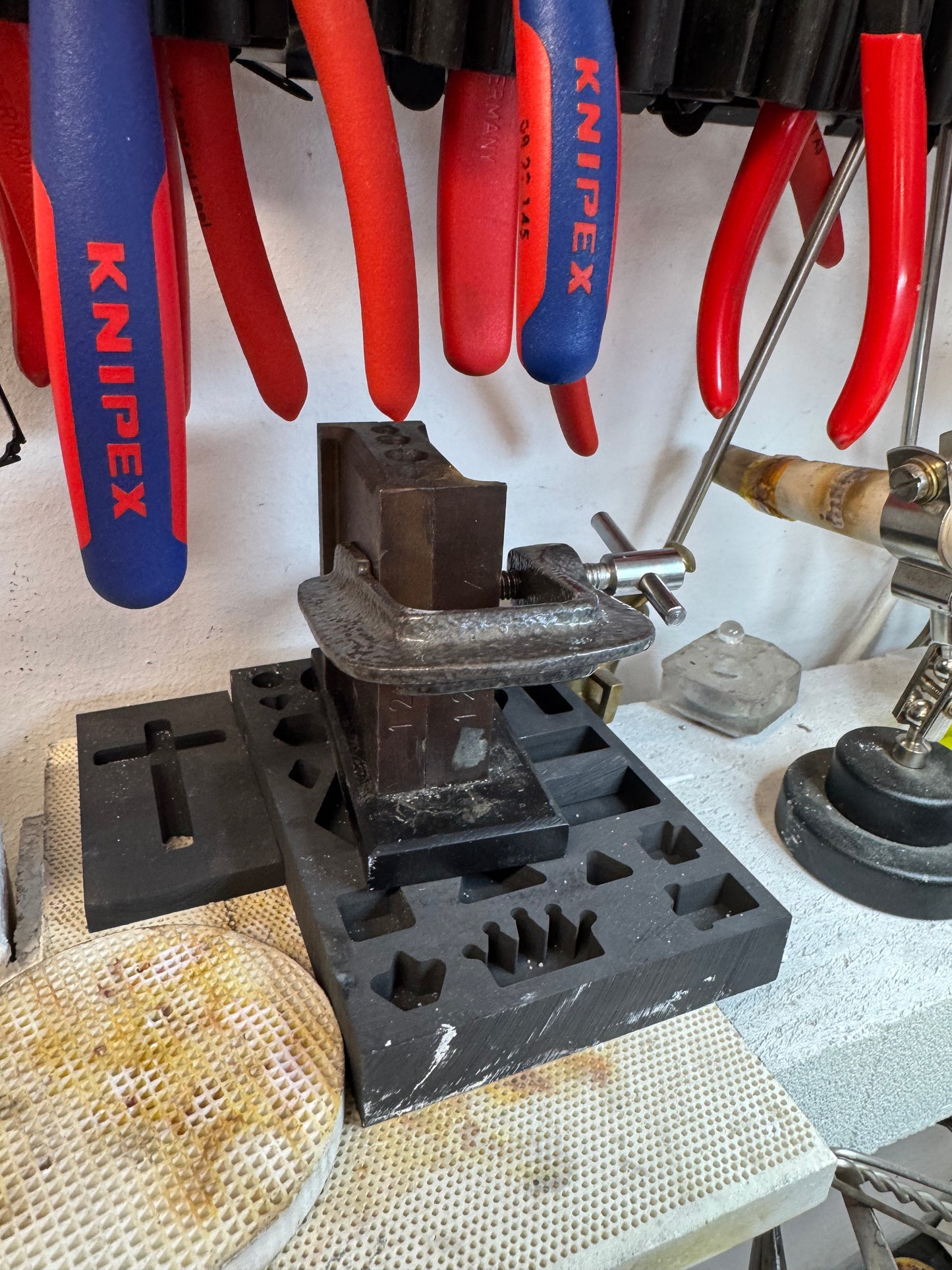 Säljer smyckesverktyg och utrustning pga. flytt