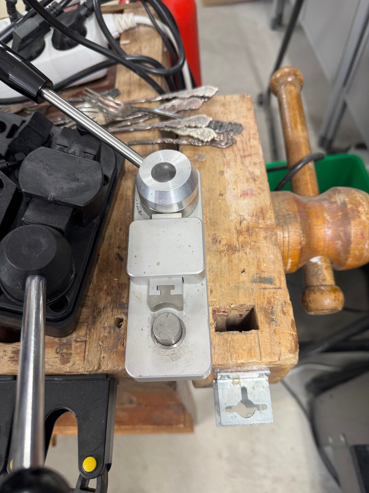 Säljer smyckesverktyg och utrustning pga. flytt