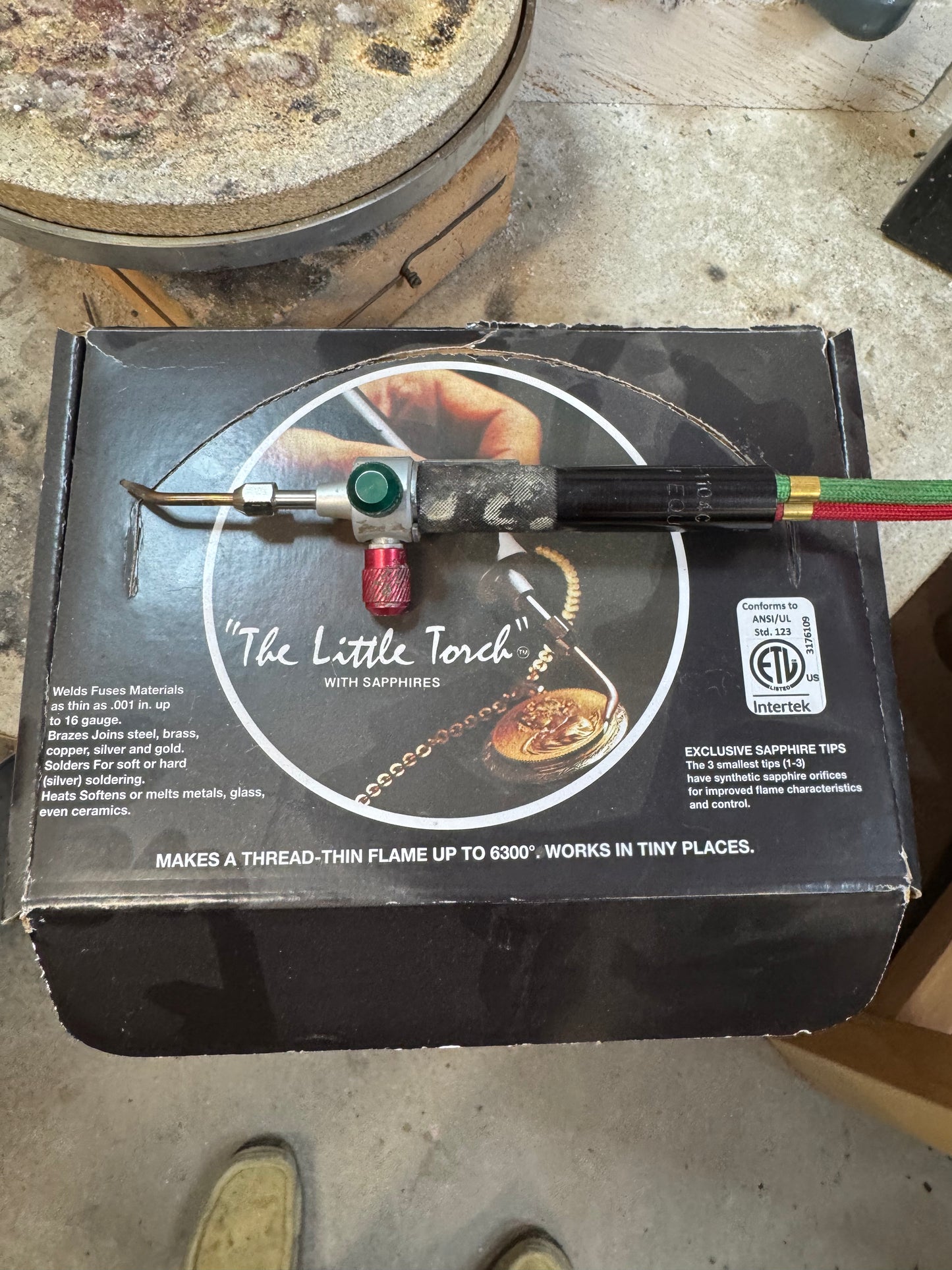 Säljer smyckesverktyg och utrustning pga. flytt