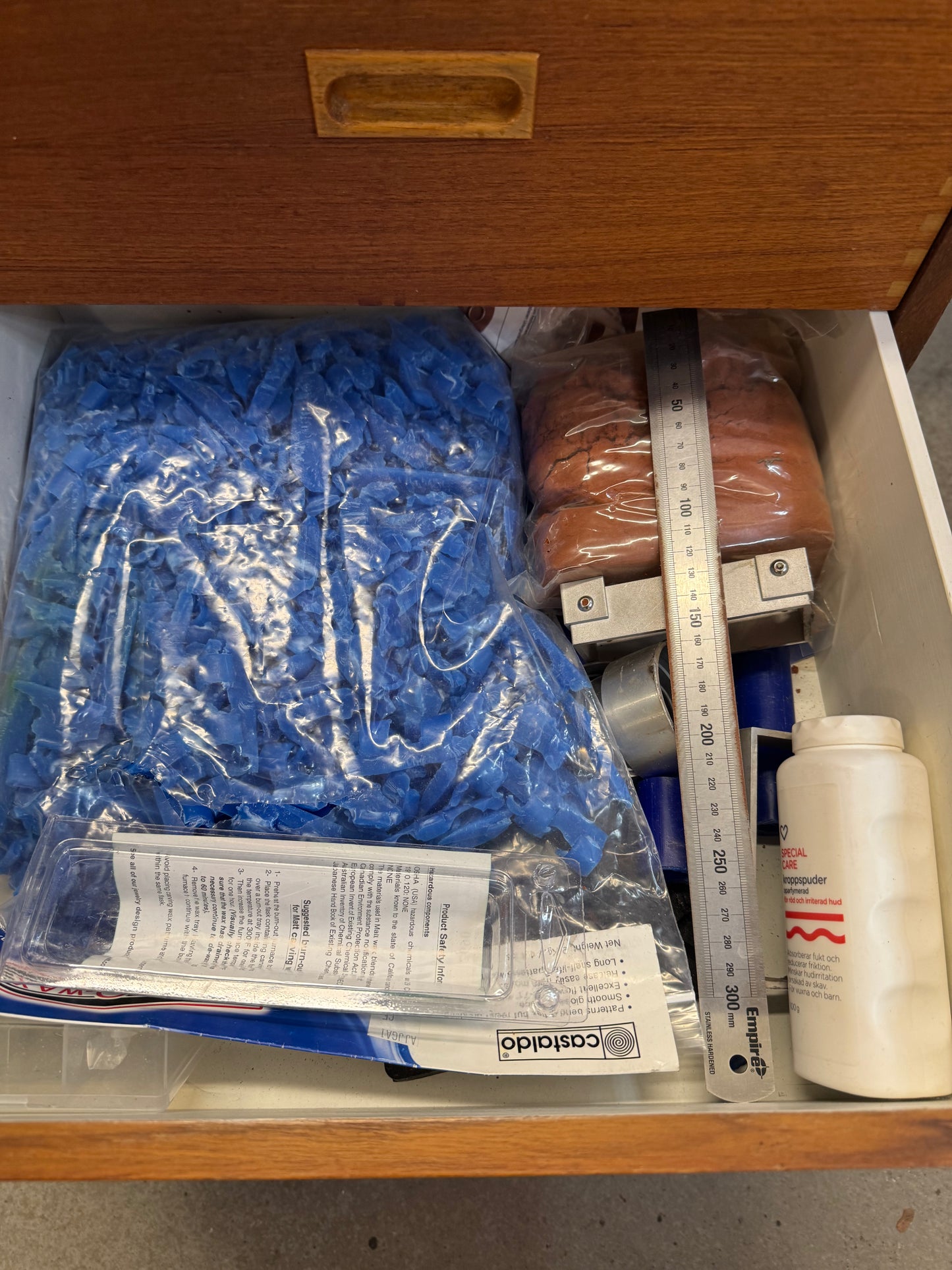 Säljer smyckesverktyg och utrustning pga. flytt