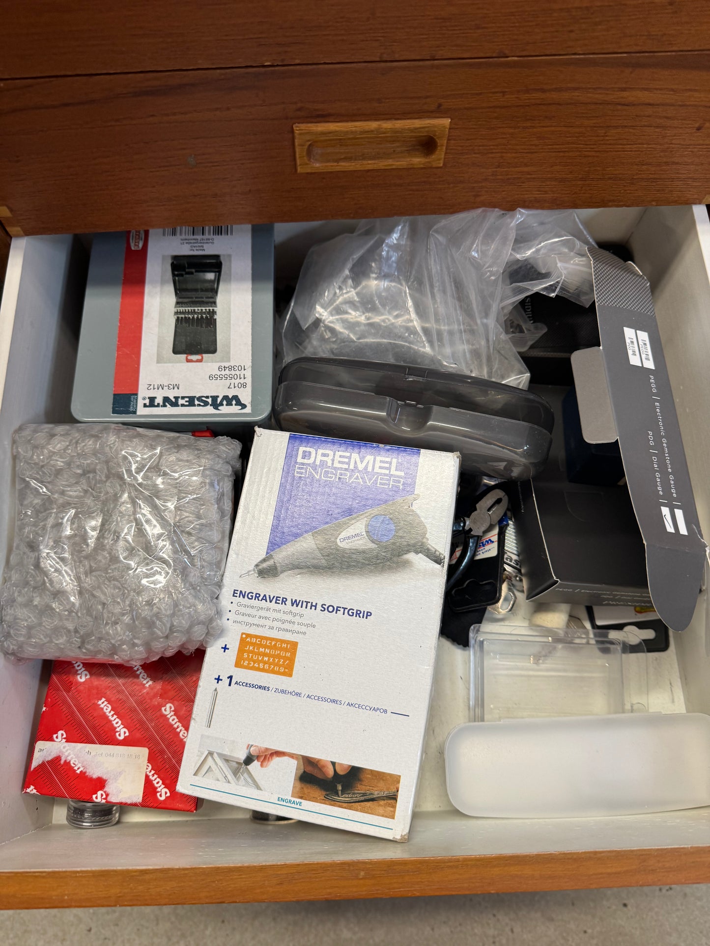 Säljer smyckesverktyg och utrustning pga. flytt