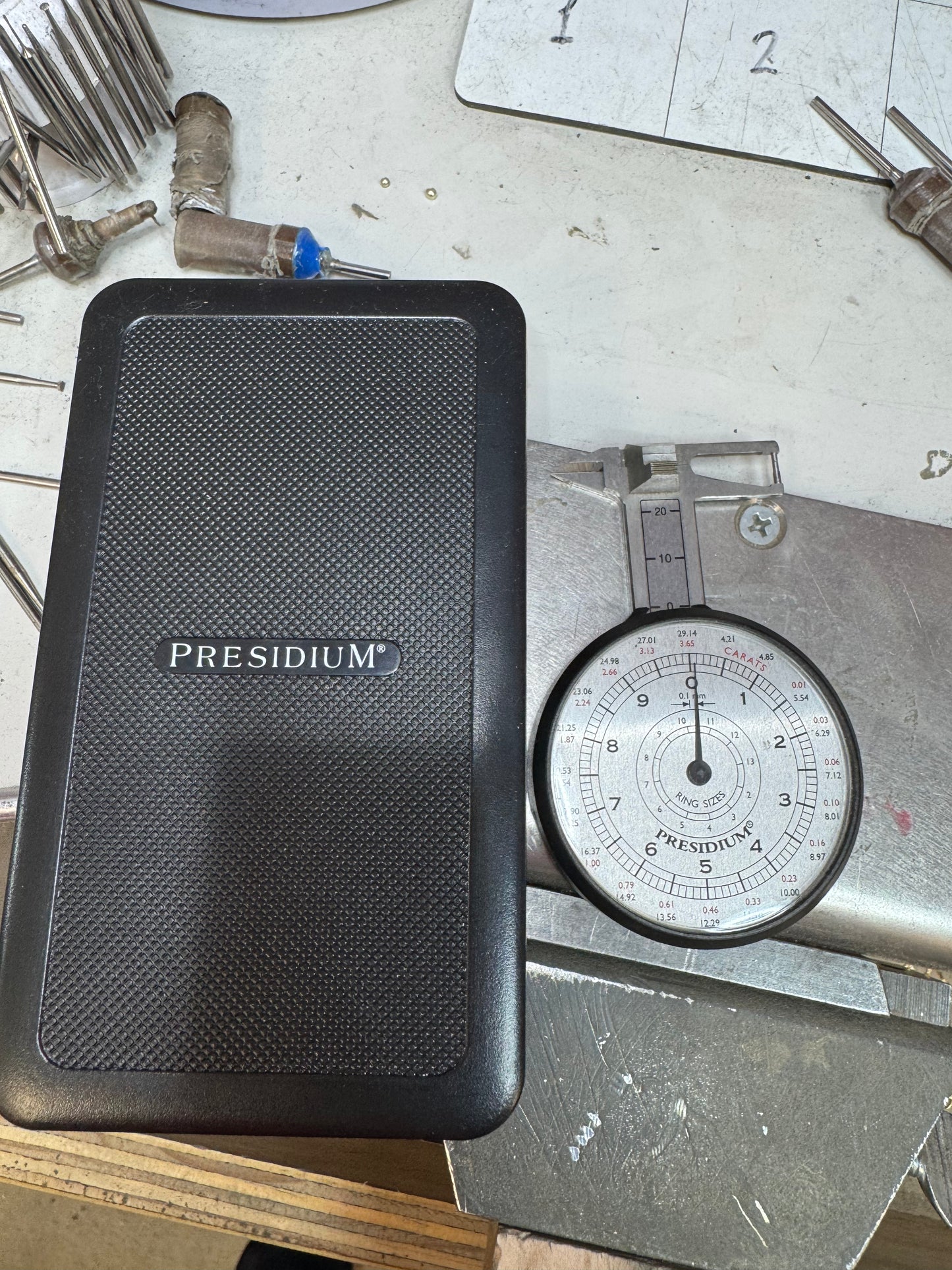 Säljer smyckesverktyg och utrustning pga. flytt