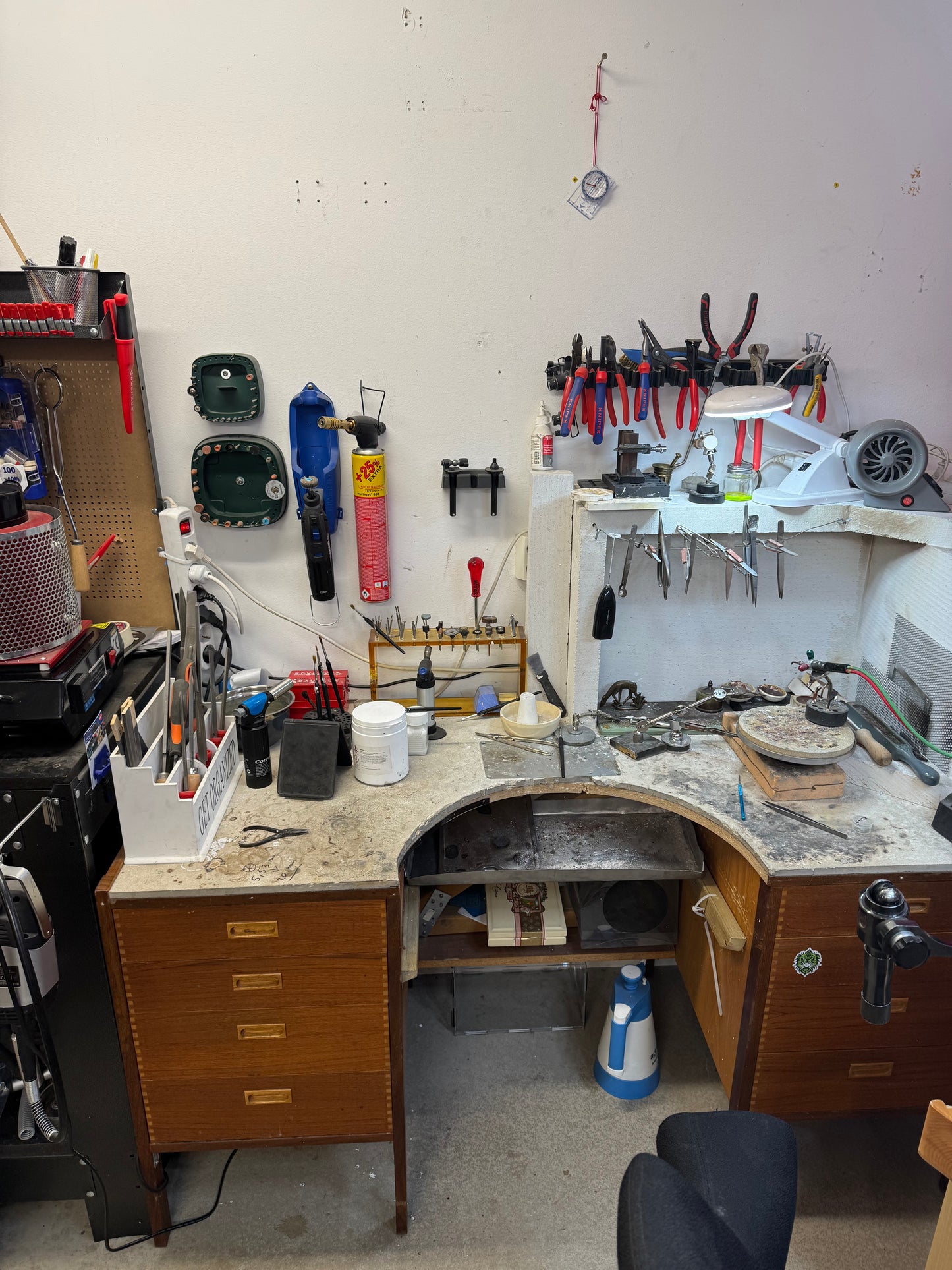 Säljer smyckesverktyg och utrustning pga. flytt